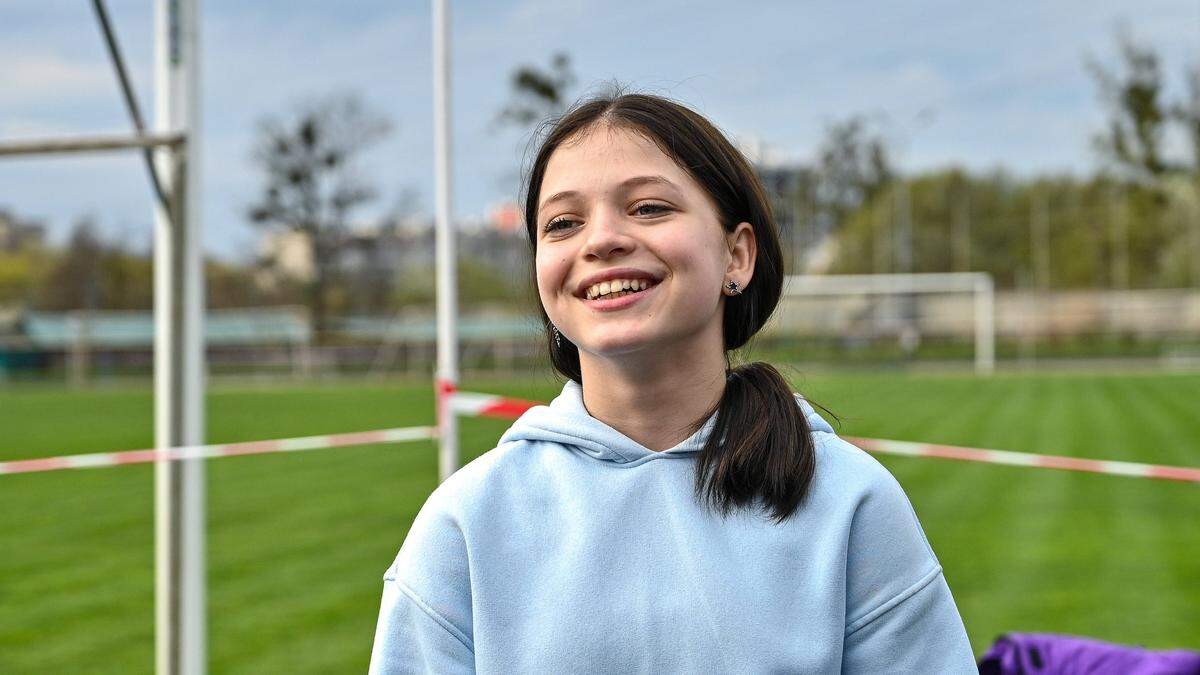 Das ukrainische Mädchen Jana Stepanenko verlor beide Beine