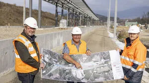 Baumanager Franz Kühweidler, Baumanager Egon Helmstreit und Projektkoordinator Ewald Hofer am  Koralmbahn Bahnhof Lavanttal St. Paul 