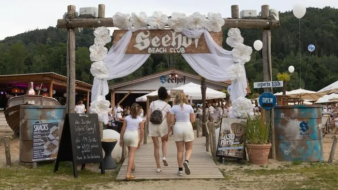 Am Samstag, dem 5. Juli, verwandelte sich der Seehof am Stubenbergsee in ein stilvolles Festgelände.