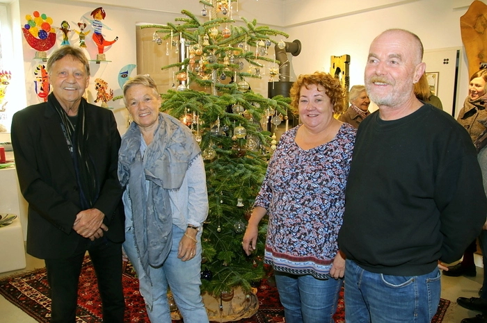 Gatte Fritz Prehal zieht die Besucher mit seinen exzellenten Glasobjekten im neuen Atelier wieder in den Bann.Auch im Außenbereich des Werkhauses gibt es Kunstvolles zu betrachten. 