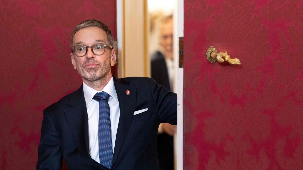 FPÖ-Chef Herbert Kickl verlässt nach den Gesprächen mit dem Bundespräsidenten ohne Regierungsauftrag die Hofburg