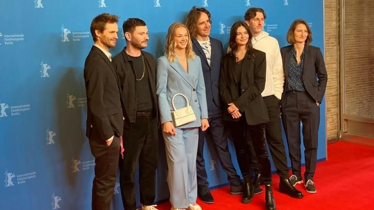 Sophia Waldauf mit dem Regisseur Bernhard Braunstein, dem Panama-Filmteam und den Protagonisten Eva Kofler und Pascal Mair