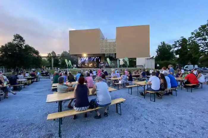 Auch am kommenden Freitag, 21. Juli, gibt es wieder Live Musik von "Rock'n'Soul" bei gratis Eintritt. Um 20 Uhr geht es los.