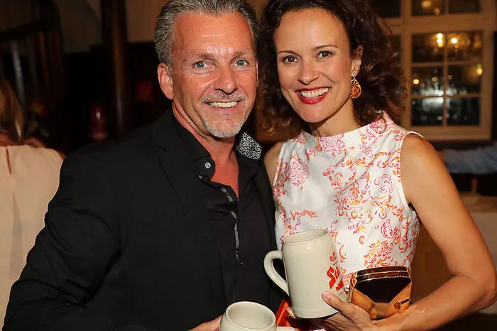 Martina Stilp (spielt Des Schuldknechts Weib) mit Ehemann Wolfgang Scheiflinger.