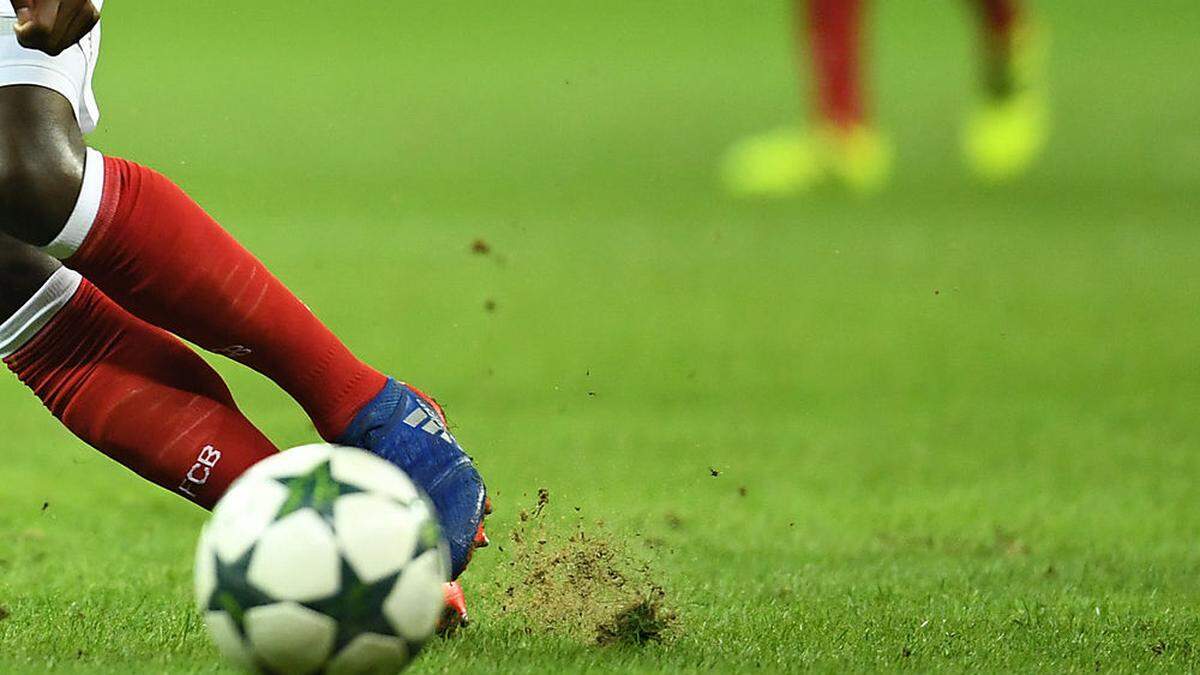 Der Rasen in der Allianz-Arena erlebte schon bessere Tage