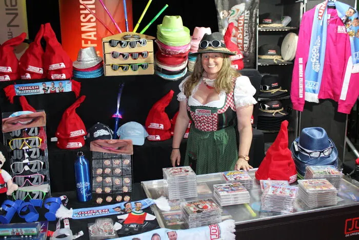 Vor Ort konnten zum Event passende Zipfelmützen und vieles mehr gekauft werden.