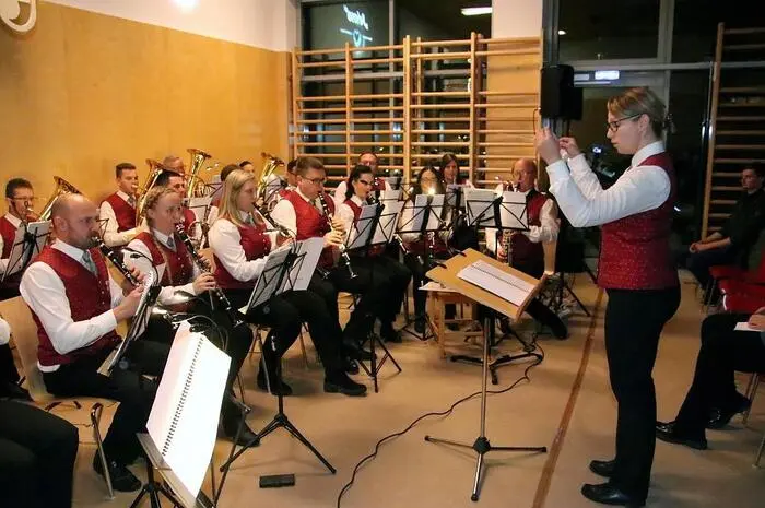 Eine besondere Note erhielt der Abend auch durch Erzählungen, welche unter anderen auch von Bürgermeisterin Klaudia Stroißnigg vorgetragen wurden.