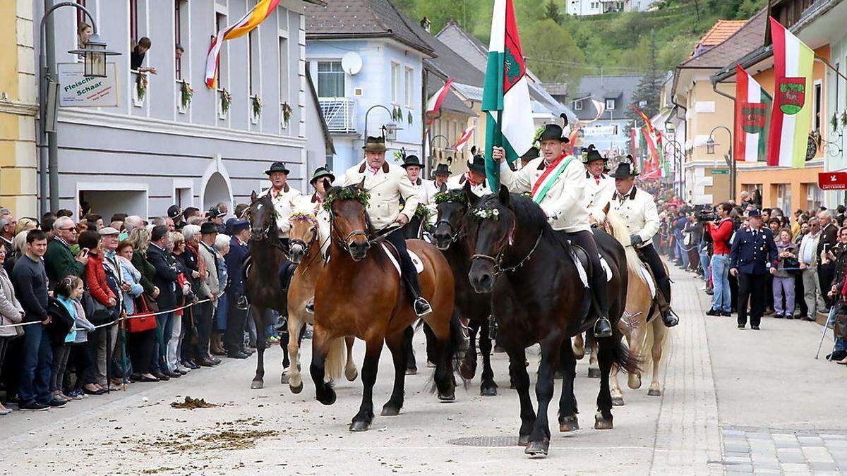 Gut besuchtes Kranzlreiten