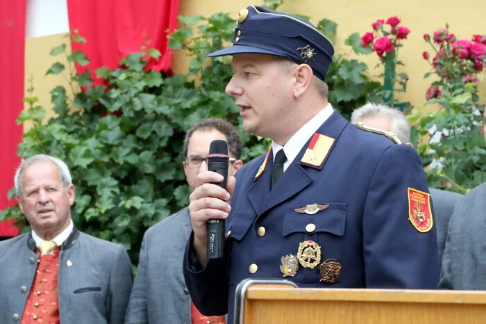 In Feierlaune gesichtet wurden unter anderen Landesrat Daniel Fellner, Bürgermeister Harald Tellian, Landesfeuerwehrkommandant Rudolf Robin, Polizeikommandant Dietmar Pucher sowie FF-Kommandant Bernhard Schneider (Foto).