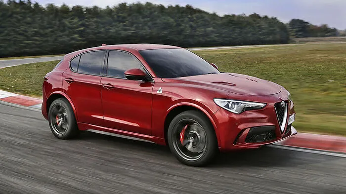 Der Stelvio Quadrifoglio oder mit 510 PS um den Red-Bull-Ring