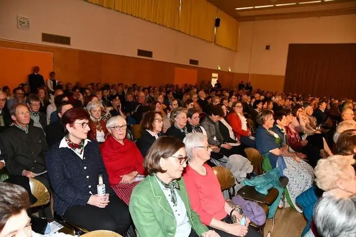 Auch bekannte Formationen wie die Chorgemeinschaft „Liederkranz“ Neumarkt und „Die Grazluppas“ bereicherten das vielfältige Repertoire.
