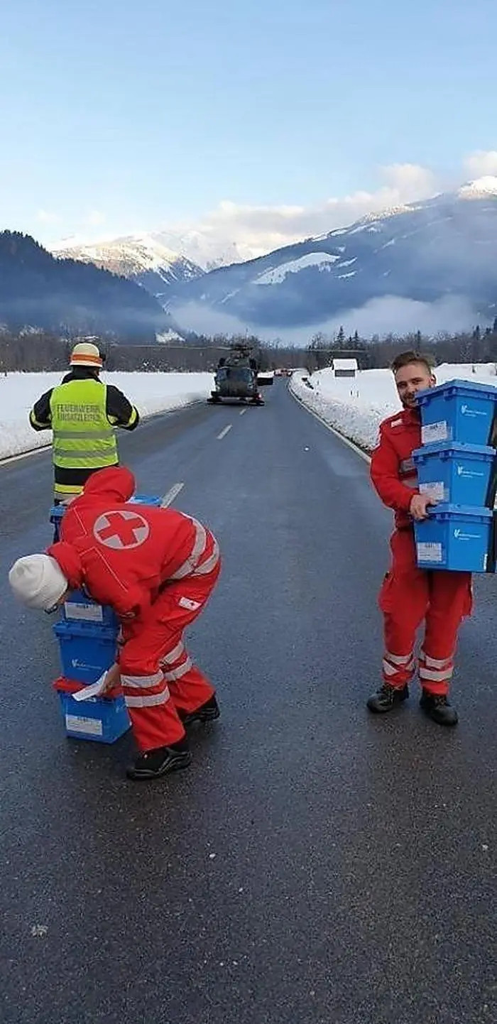 Medikamentenlieferung durch das Rote Kreuz