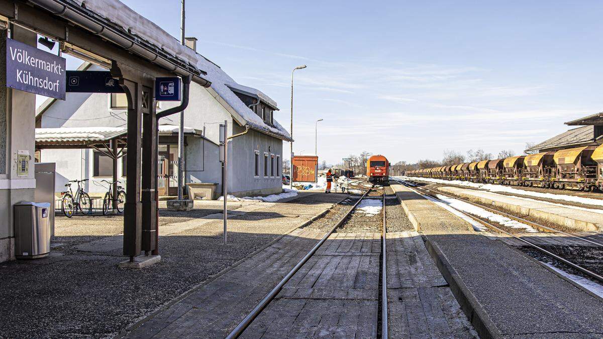 Der Bursche floh entlang der Schienen Richtung Klagenfurt