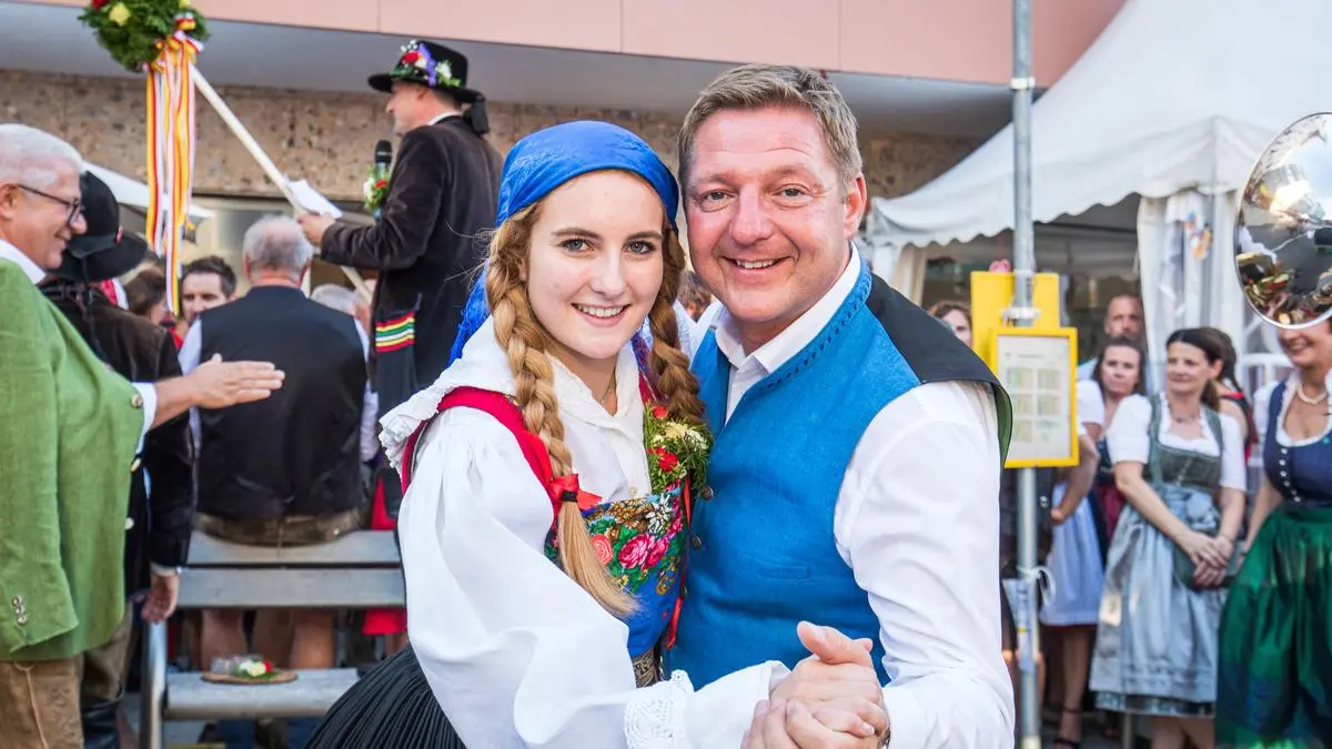 Bürgmeister Günther Albel unterstützt das Sommerfest für die Bediensteten