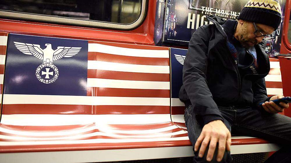 Die U-Bahn mit US-Flagge in Nazi-Optik ist bereits wieder Geschichte