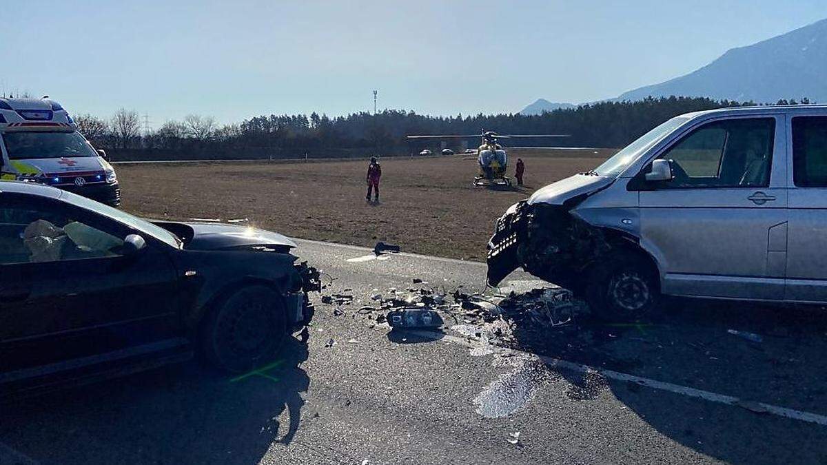 An beiden Fahrzeugen entstand Totalschaden