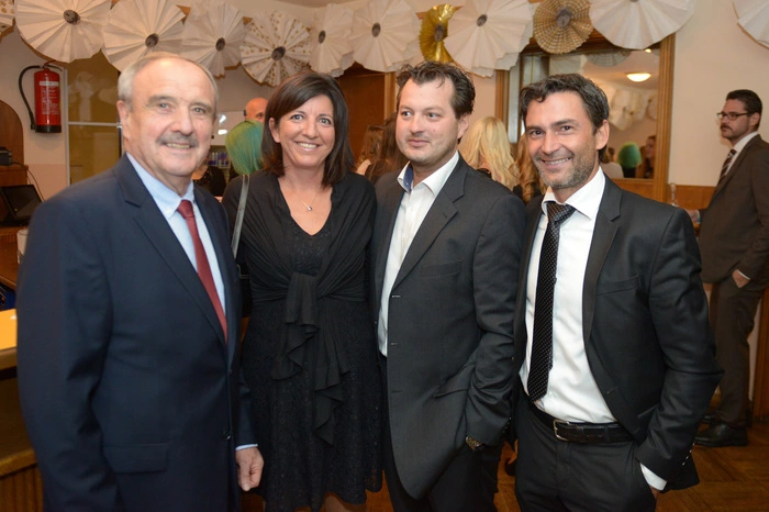 Am Maturball gesehen wurden Direktorin Michaela Graßler, Landtagspräsident Josef Lobnig, Bürgermeister Valentin Blaschitz, die Stadträte Markus Lakounig und Angelika Kuss-Bergner.