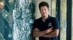 Janik Deutscher möchte Kakao mittels Satelliten fairer und billiger machen