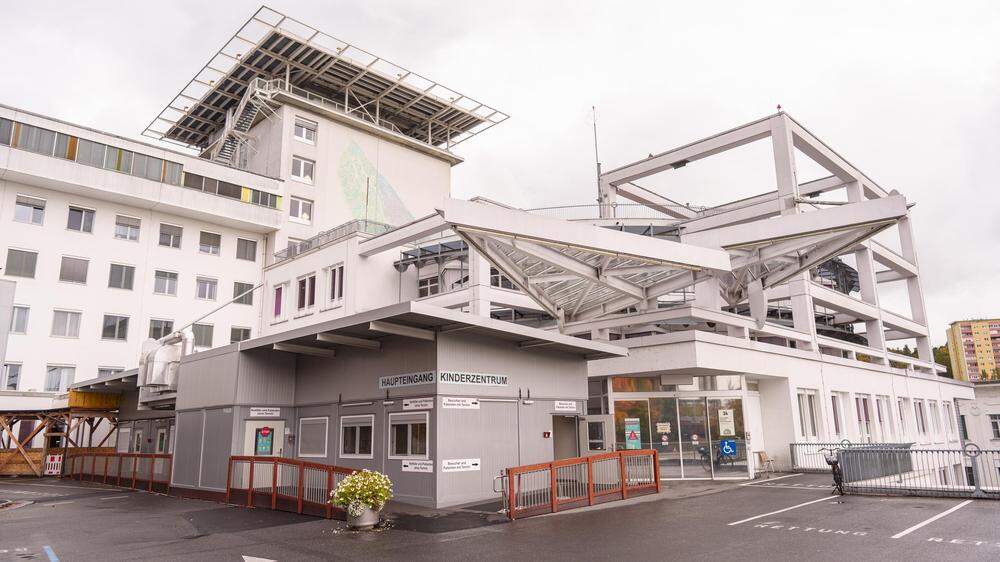 Der Eingangsbereich der Kinderklinik/Kinderchirurgie Graz 