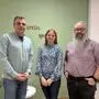 PSN-Geschäftsführer Gernot Hilberger und Gregor Hoffmann (rechts), mit Regionalleiterin Nicole Feit in der Mitte