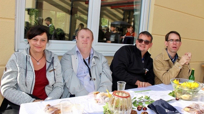 Viele Besucher kamen zum Dämmerschoppen der Tageswerkstätte Vorau und gratulierten zum 20. Bestandsjubiläum.