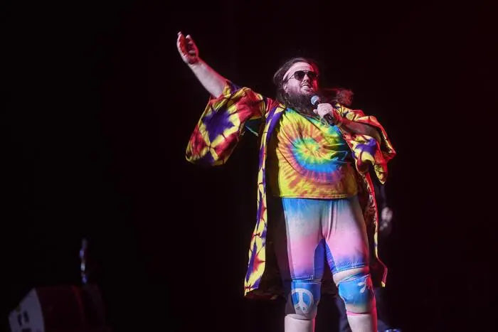 .... die auch den Grazer Wrestling-Lokalmatador Sick Bubblegum auf der Bühne begrüßten.