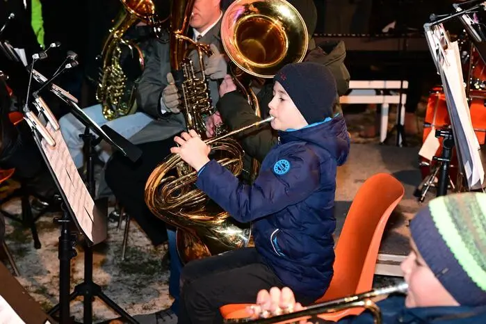 Für weitere musikalische Glanzpunkte sorgten das Jugendblasorchester der Musikschule, der AGV Stahlklang sowie die „Musical HIT Akademie“ und der Pop- und Gospelchor „Jedesmal Anders“.