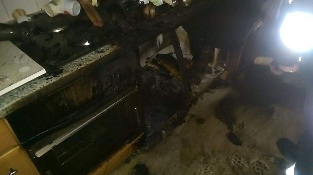 Drei Feuerwehren löschten den Brand in der Küche