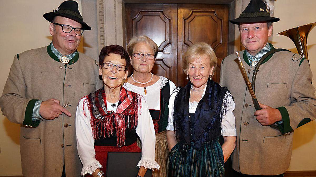 Chorleiter Franz Pusavec, „Chormutti“ Ingeborg Ott, Hermine Gritschacher, Mathilde Obweger, Heinz Egger