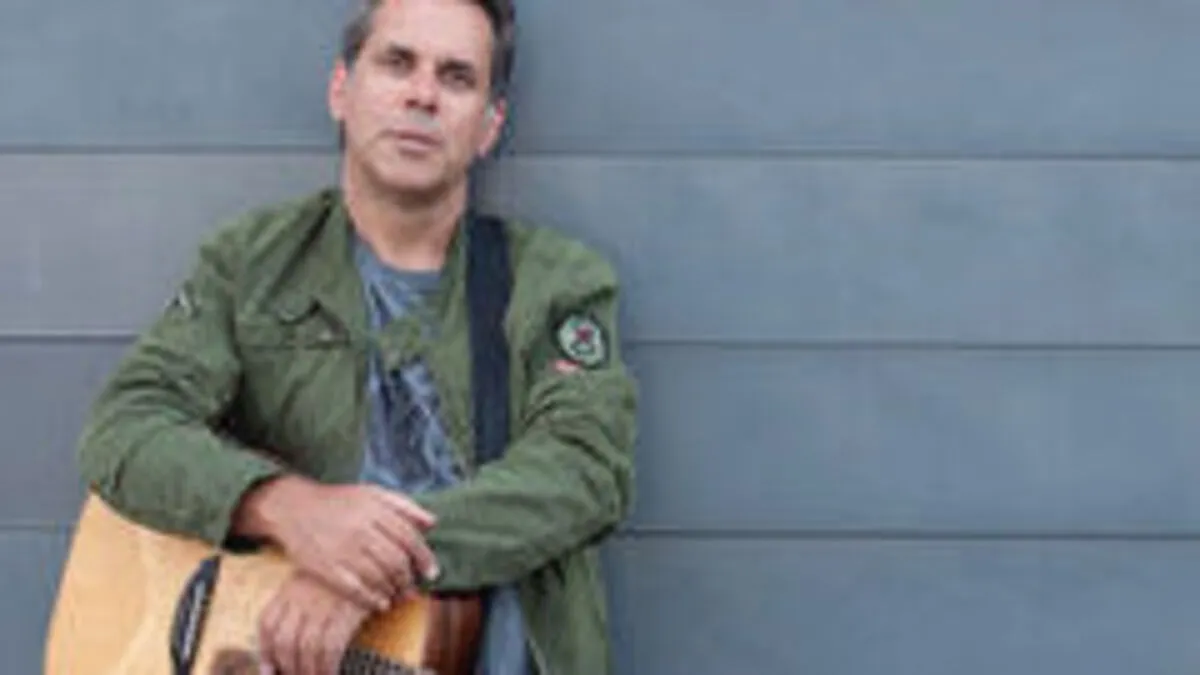 Der deutsche Songwriter, Erzähler und Bluespoet Biber Herrmann in Leibnitz