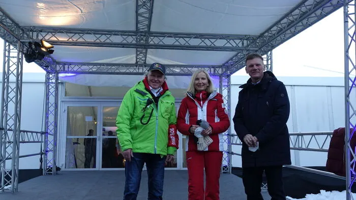 VIP-Treffen vor dem Zelt: OK-Chef Hans Grogl, ÖSV-Präsidentin Stadlober und Wien Energie-Geschäftsführer Michael Strebl