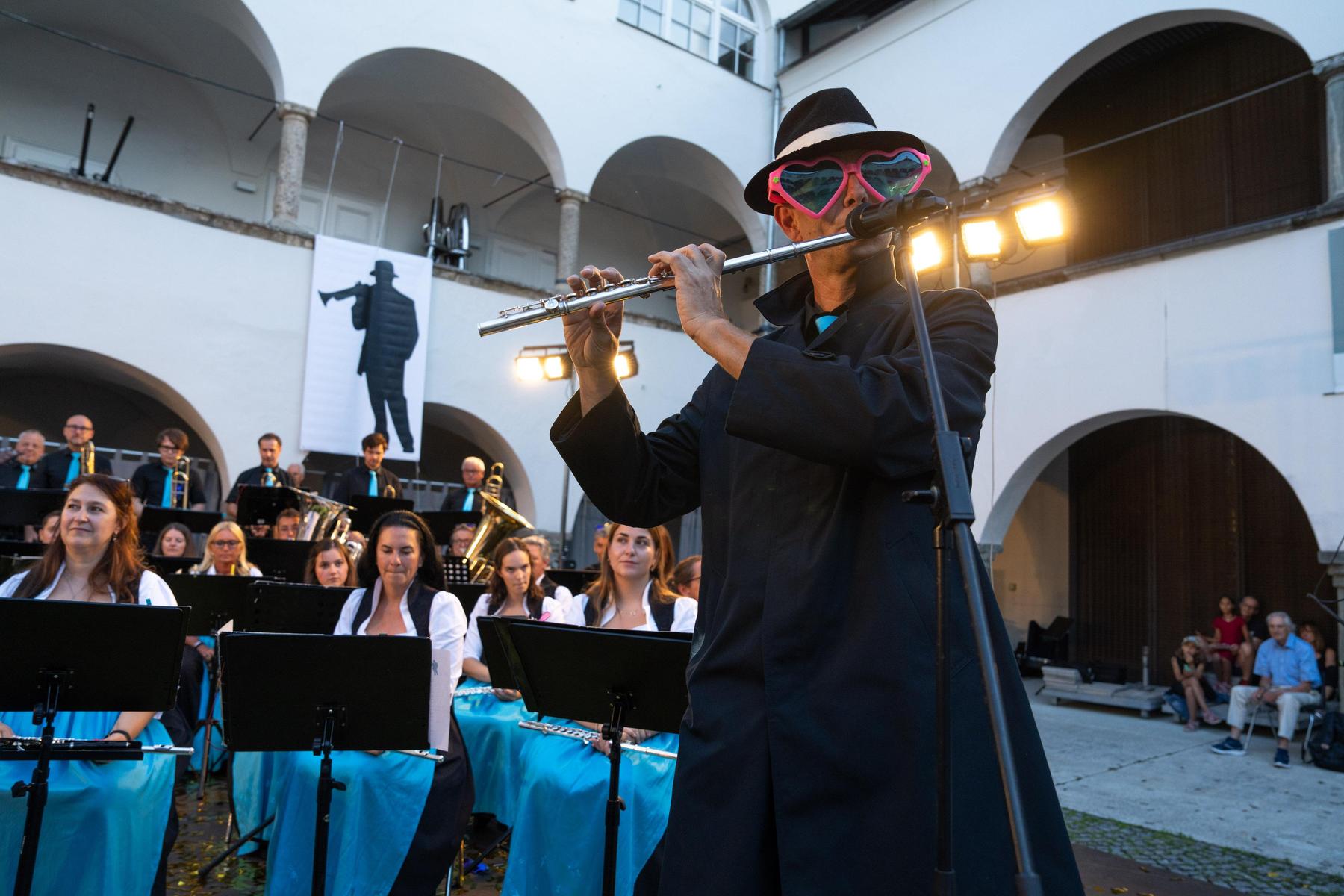 Open-Air-Konzert: Stadtkapelle Klagenfurt holte James Bond in den Burghof