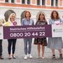 Landesrätinnen Simone Schmiedtbauer und Doris Kampus präsentierten gemeinsam mit der Vizepräsidentin der Wirtschaftskammer Steiermark, Gabriele Lechner, Geschäftsführerin der Frauenhäuser Steiermark und Vertretern der Molkereien das ausgeweitete Konzept