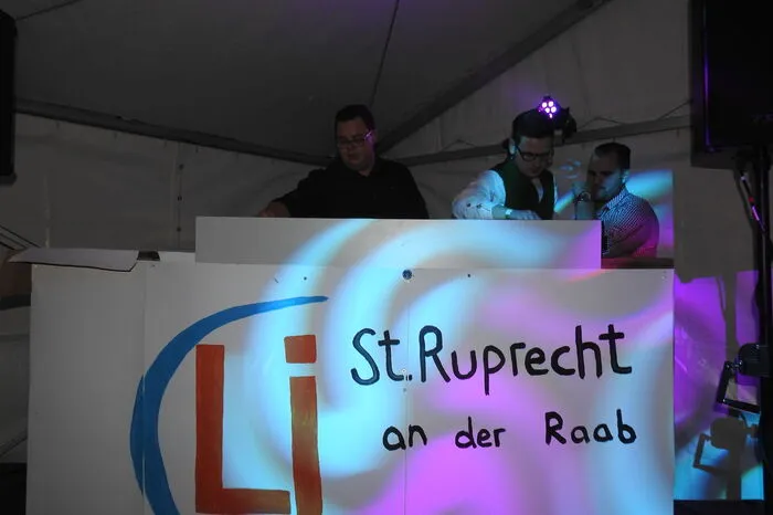 In der Disco sorgte DJ MikeM für gute Stimmung.