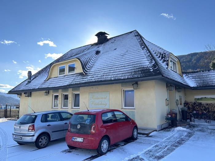 Direkt neben der Autobahn ist das Restaurant auch bei Durchreisenden sehr beliebt