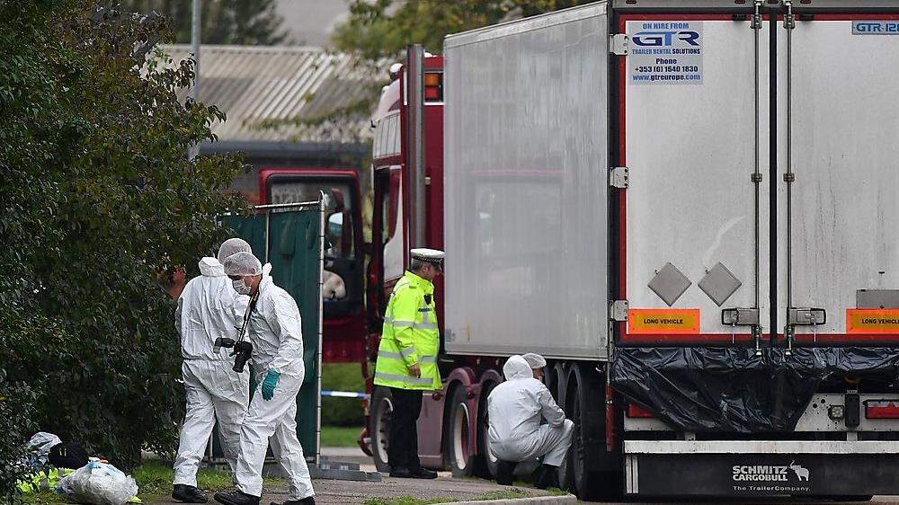 Nach dem Leichenfund in Großbritannien versuchen die Behörden die Opfer zu identifizieren