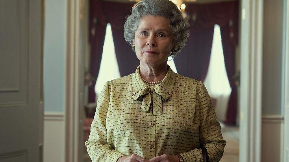 Imelda Staunton gibt in Staffel 5 und 6 Queen Elizabeth II. 
