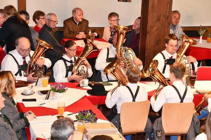 Der Musikverein zählt derzeit 49 Mitglieder bei einer Bevölkerung von rund 420.