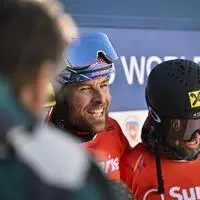 Gesamtweltcupsieger Benjamin Karl mit ÖSV-Kollege Andreas Prommegger (rechts)