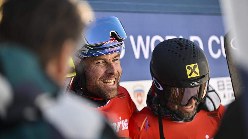 Gesamtweltcupsieger Benjamin Karl mit ÖSV-Kollege Andreas Prommegger (rechts)