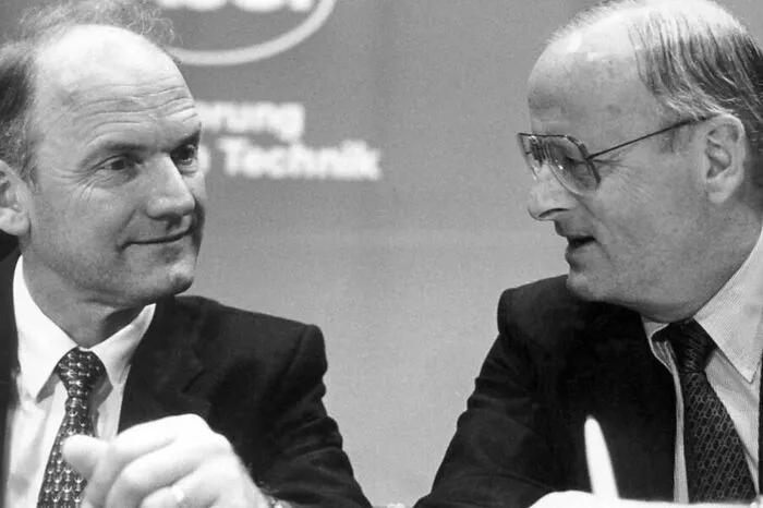 1988 wurde Piëch Vorstandschef der Audi AG. Das Bild aus demselben Jahr zeigt ihn mit Carl Horst Hahn, damals Vorstandschef von Volkswagen. Am 1. Jänner 1993 folgte Piëch nach dem Abgang Hahns an die VW-Spitze. Volkswagen schrieb damals hohe Verluste.