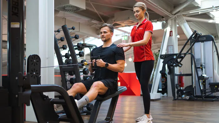 Mit voller Motivation ins Training starten: Gerade in den ersten Wochen sind rasch kleine Erfolge sichtbar