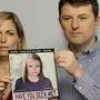 Kate und Gerry McCann mit einem Bild ihrer vermissten Tochter Maddie