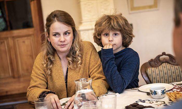 Julia Rubanova mit ihrem Sohn Niko: "Wir waren alle so froh, als wir von meiner Mutter hörten"