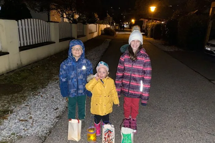 Nadine Haidmayer hat uns ein Bild ihrer fröhlichen Laternenkinder geschickt.