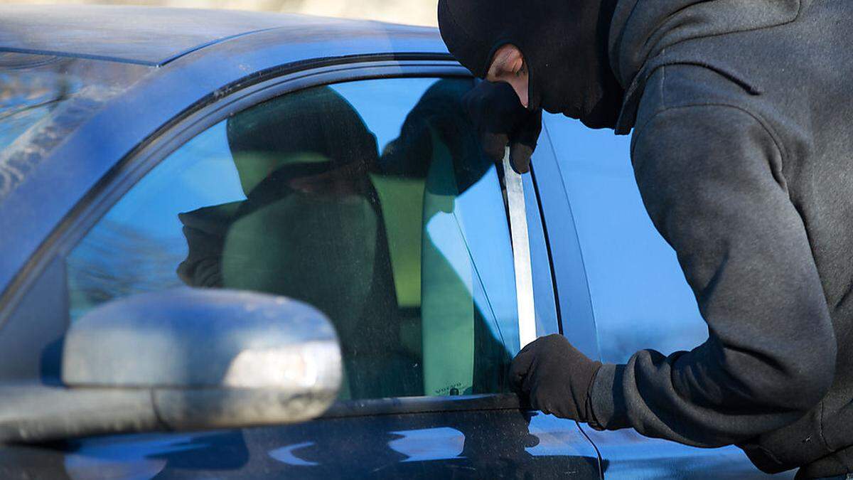 Ein Autoeinbrecher schlug am Mittwoch in Ligist zu (Symbolfoto)