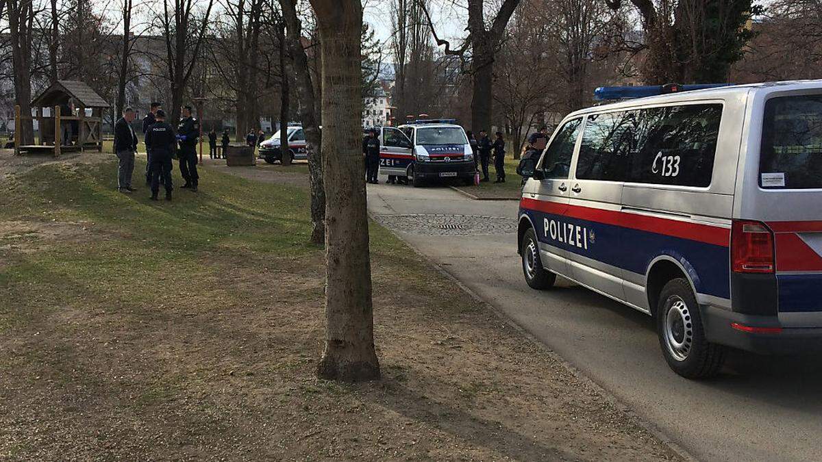 Polizeieinsatz im Grazer Volksgarten