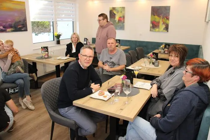 Das Kulturcafé ist täglich von 8 bis 20 Uhr, am Sonntag von 8 bis 18 geöffnet. Donnerstag ist Ruhetag