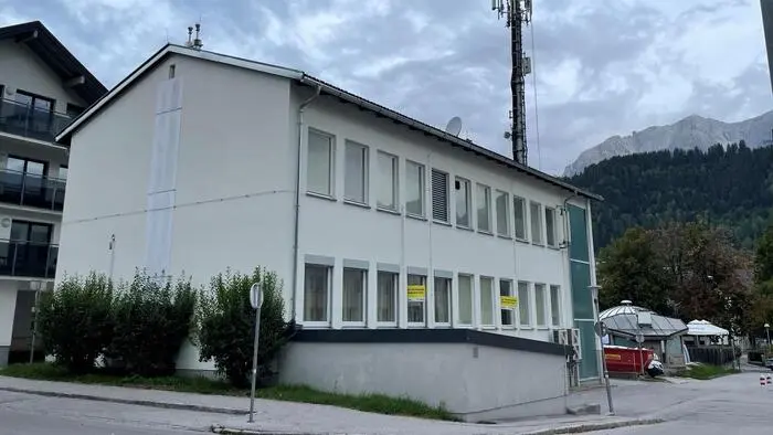 Das Haus wurde in den Jahren 1963/64 als „Wählamt“ errichtet