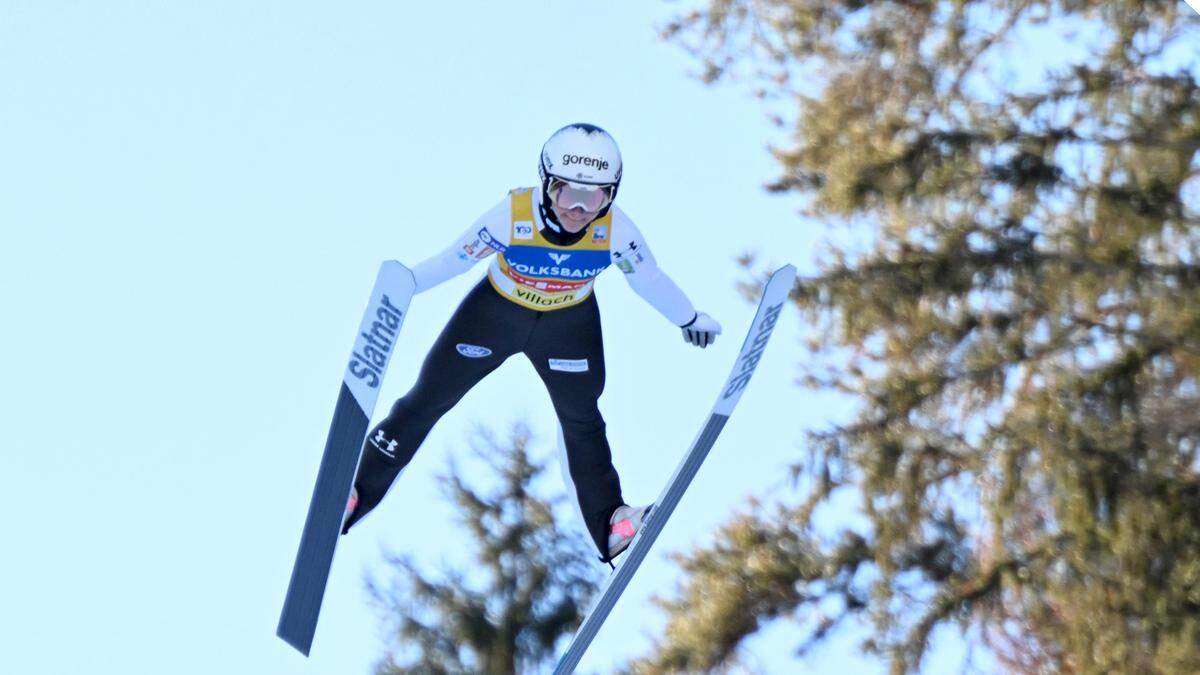 Die Weltcupführende Nika Prevc flog in Villach zum vierten Saisonsieg